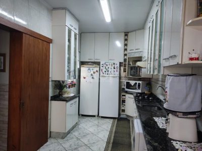 Casa à venda com 230m², 4 quartos, 1 suíte, 2 vagas no bairro Jardim Itu em Porto Alegre - Foto 13