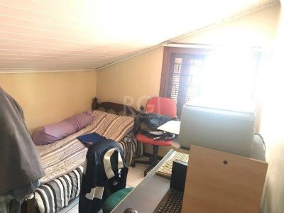 Casa à venda com 230m², 4 quartos, 1 suíte, 2 vagas no bairro Jardim Itu em Porto Alegre - Foto 25