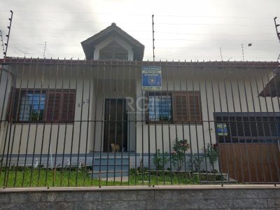 Casa à venda com 230m², 4 quartos, 1 suíte, 2 vagas no bairro Jardim Itu em Porto Alegre - Foto 2