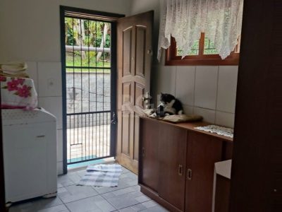 Casa à venda com 230m², 4 quartos, 1 suíte, 2 vagas no bairro Jardim Itu em Porto Alegre - Foto 15