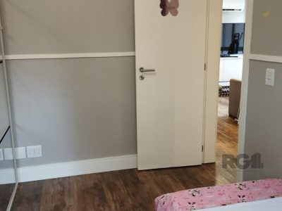 Apartamento à venda com 70m², 2 quartos, 1 suíte, 1 vaga no bairro Tristeza em Porto Alegre - Foto 10