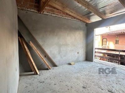 Casa à venda com 200m², 3 quartos, 2 vagas no bairro Passo d'Areia em Porto Alegre - Foto 10