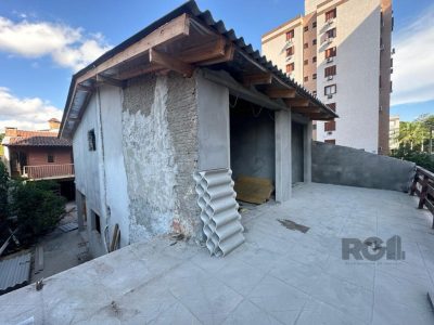 Casa à venda com 200m², 3 quartos, 2 vagas no bairro Passo d'Areia em Porto Alegre - Foto 25