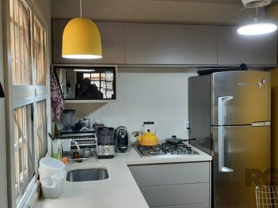 Casa Condominio à venda com 117m², 3 quartos, 1 suíte, 1 vaga no bairro Medianeira em Porto Alegre - Foto 10