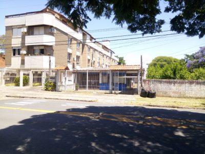 Casa à venda com 200m², 3 quartos, 8 vagas no bairro Cristal em Porto Alegre - Foto 3