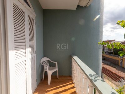 Casa à venda com 250m², 3 quartos, 2 suítes no bairro Partenon em Porto Alegre - Foto 17