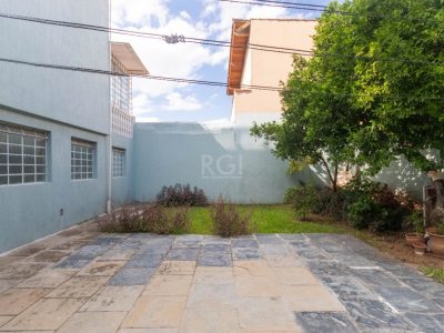 Casa à venda com 250m², 3 quartos, 2 suítes no bairro Partenon em Porto Alegre - Foto 39