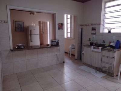 Casa à venda com 180m², 3 quartos, 4 vagas no bairro Santana em Porto Alegre - Foto 9