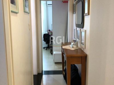 Apartamento à venda com 80m², 2 quartos, 1 vaga no bairro Menino Deus em Porto Alegre - Foto 2