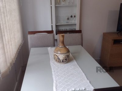 Apartamento à venda com 70m², 2 quartos, 1 vaga no bairro Petrópolis em Porto Alegre - Foto 2