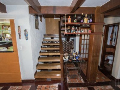 Casa à venda com 238m², 4 quartos, 1 suíte, 4 vagas no bairro Ipanema em Porto Alegre - Foto 12