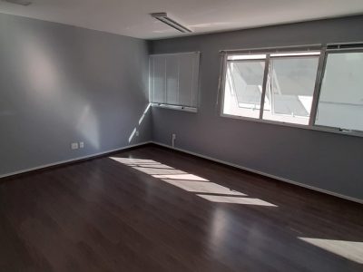 Conjunto/Sala à venda com 32m², 1 vaga no bairro Menino Deus em Porto Alegre - Foto 3