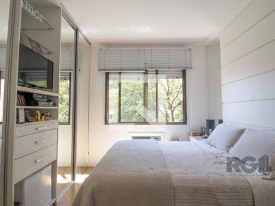 Apartamento à venda com 107m², 3 quartos, 1 suíte, 2 vagas no bairro São João em Porto Alegre - Foto 2