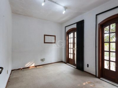 Casa à venda com 430m², 4 quartos, 1 suíte, 5 vagas no bairro Cristal em Porto Alegre - Foto 32