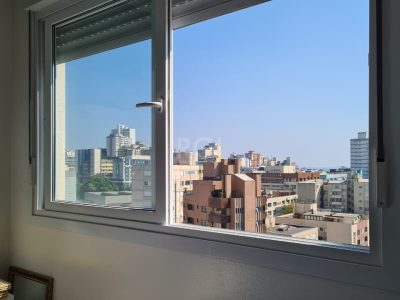 Apartamento à venda com 80m², 3 quartos, 1 suíte no bairro Bom Fim em Porto Alegre - Foto 2