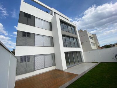 Apartamento à venda com 213m², 3 quartos, 1 suíte, 2 vagas no bairro Chácara das Pedras em Porto Alegre - Foto 2