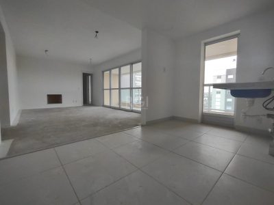 Apartamento à venda com 127m², 3 quartos, 3 suítes, 3 vagas no bairro Central Parque em Porto Alegre - Foto 2