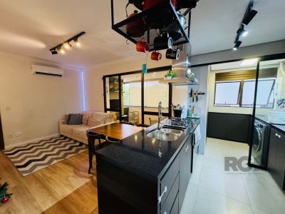 Apartamento à venda com 70m², 2 quartos, 1 suíte, 1 vaga no bairro Menino Deus em Porto Alegre - Foto 2