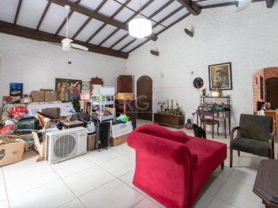 Casa à venda com 380m², 3 quartos, 1 suíte, 3 vagas no bairro Tristeza em Porto Alegre - Foto 6