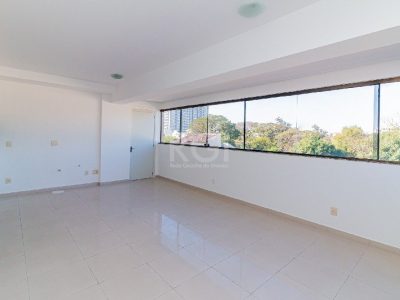 Apartamento à venda com 140m², 3 quartos, 1 suíte no bairro Passo d'Areia em Porto Alegre - Foto 4