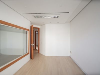 Conjunto/Sala à venda com 320m², 3 vagas no bairro Petrópolis em Porto Alegre - Foto 24