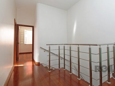 Casa à venda com 335m², 5 quartos, 1 suíte, 4 vagas no bairro Floresta em Porto Alegre - Foto 10