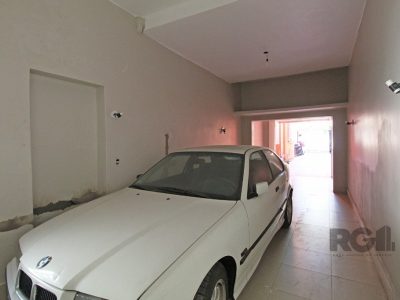 Casa à venda com 335m², 5 quartos, 1 suíte, 4 vagas no bairro Floresta em Porto Alegre - Foto 42