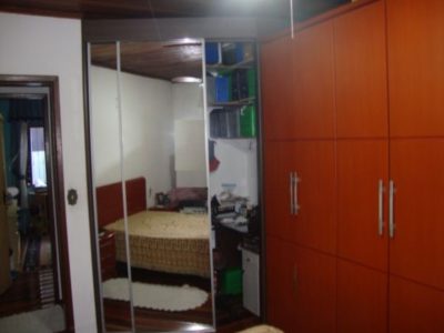 Casa à venda com 220m², 3 quartos, 2 vagas no bairro Glória em Porto Alegre - Foto 12