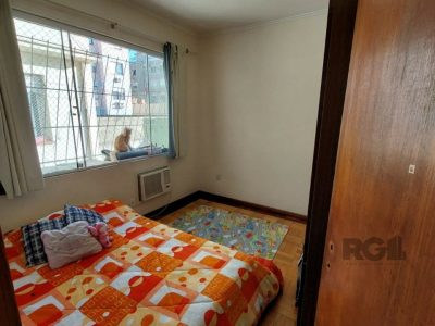 Apartamento à venda com 76m², 3 quartos no bairro Petrópolis em Porto Alegre - Foto 2