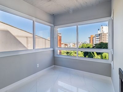 Apartamento à venda com 83m², 2 quartos, 2 suítes, 2 vagas no bairro Petrópolis em Porto Alegre - Foto 9