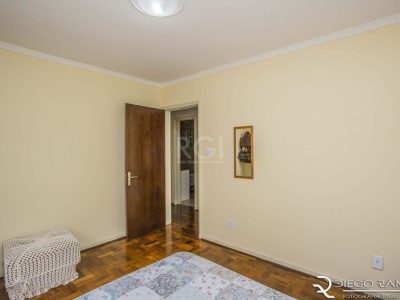 Apartamento à venda com 131m², 3 quartos, 1 suíte, 1 vaga no bairro Menino Deus em Porto Alegre - Foto 3