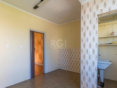 Apartamento à venda com 76m², 3 quartos, 1 vaga no bairro Jardim Planalto em Porto Alegre - Foto 5