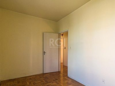 Apartamento à venda com 76m², 3 quartos, 1 vaga no bairro Jardim Planalto em Porto Alegre - Foto 15