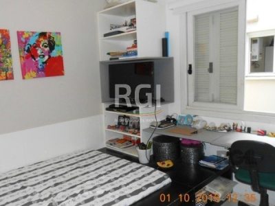 Apartamento à venda com 105m², 3 quartos, 1 suíte, 2 vagas no bairro Petrópolis em Porto Alegre - Foto 14