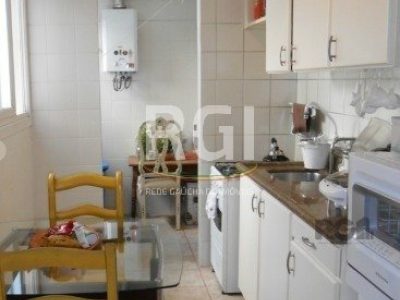 Apartamento à venda com 105m², 3 quartos, 1 suíte, 2 vagas no bairro Petrópolis em Porto Alegre - Foto 4