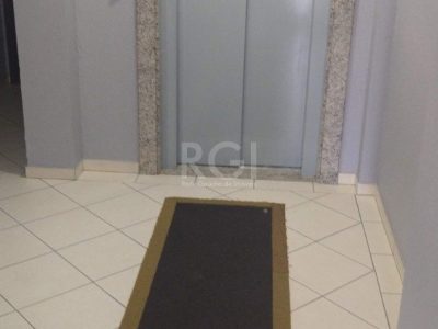 Cobertura à venda com 260m², 3 quartos, 1 suíte, 2 vagas no bairro Jardim Itu em Porto Alegre - Foto 6