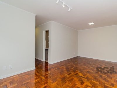 Apartamento à venda com 94m², 3 quartos, 1 suíte, 1 vaga no bairro Higienópolis em Porto Alegre - Foto 2