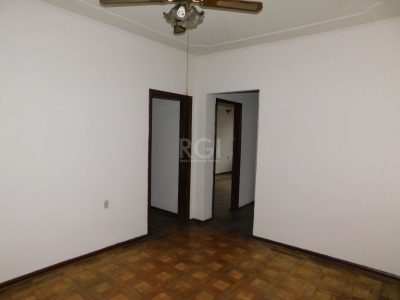 Apartamento à venda com 80m², 3 quartos, 1 suíte no bairro Passo d'Areia em Porto Alegre - Foto 5