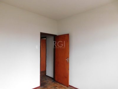 Apartamento à venda com 80m², 3 quartos, 1 suíte no bairro Passo d'Areia em Porto Alegre - Foto 7