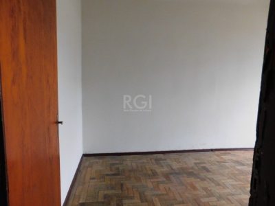 Apartamento à venda com 80m², 3 quartos, 1 suíte no bairro Passo d'Areia em Porto Alegre - Foto 9