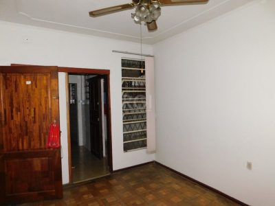 Apartamento à venda com 80m², 3 quartos, 1 suíte no bairro Passo d'Areia em Porto Alegre - Foto 10