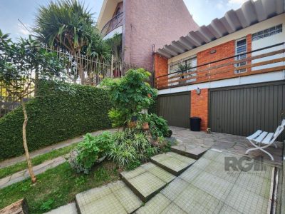 Casa à venda com 255m², 3 quartos, 1 suíte, 4 vagas no bairro Chácara das Pedras em Porto Alegre - Foto 3