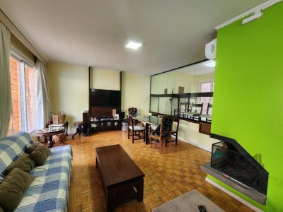 Casa à venda com 255m², 3 quartos, 1 suíte, 4 vagas no bairro Chácara das Pedras em Porto Alegre - Foto 11