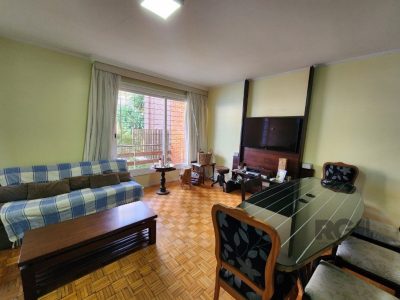 Casa à venda com 255m², 3 quartos, 1 suíte, 4 vagas no bairro Chácara das Pedras em Porto Alegre - Foto 14