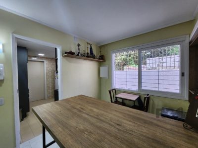 Casa à venda com 255m², 3 quartos, 1 suíte, 4 vagas no bairro Chácara das Pedras em Porto Alegre - Foto 17