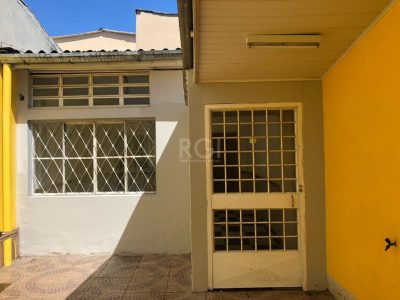 Casa à venda com 113m², 2 quartos, 2 vagas no bairro Partenon em Porto Alegre - Foto 12