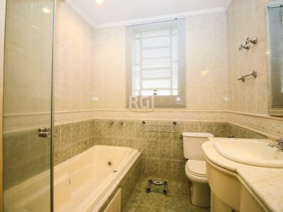 Apartamento à venda com 120m², 3 quartos, 1 suíte no bairro Azenha em Porto Alegre - Foto 16