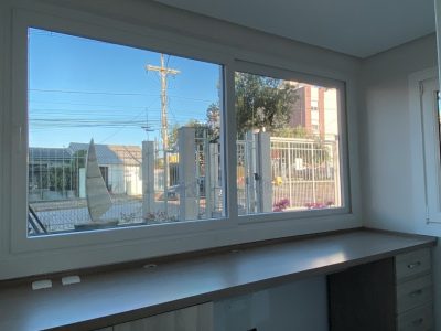 Apartamento à venda com 85m², 3 quartos, 1 suíte, 2 vagas no bairro Santo Antônio em Porto Alegre - Foto 4