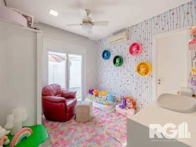 Casa à venda com 400m², 3 quartos, 3 suítes, 3 vagas no bairro Três Figueiras em Porto Alegre - Foto 21