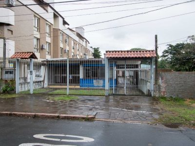 Casa à venda com 200m², 3 quartos, 8 vagas no bairro Cristal em Porto Alegre - Foto 4